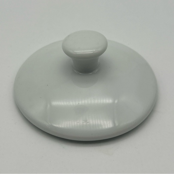 Chris Madden Montalira Gold JC Penney Home Porcelain Sugar Bowl w/ Lid 2.5”x4” - Picture 12 of 13